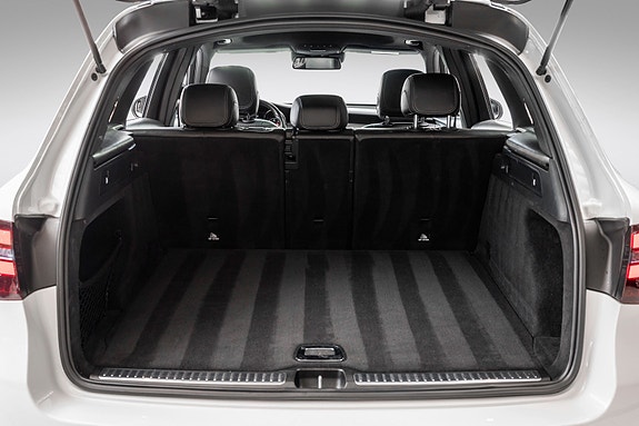 Mercedes-Benz GLC 26 of 30