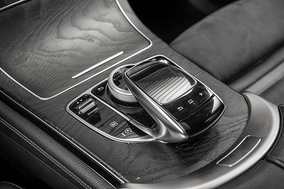 Mercedes-Benz GLC 13 of 30