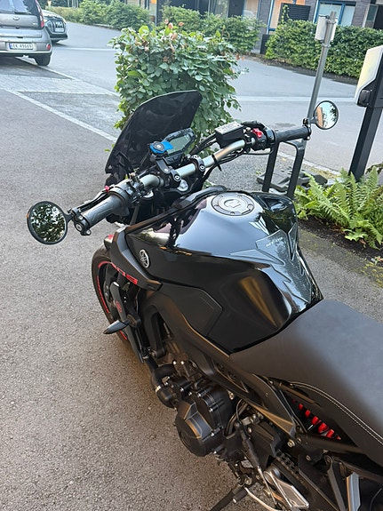 Yamaha MT-09 6 of 8