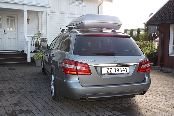 Mercedes-Benz E350 d 3 of 12