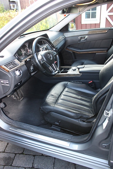 Mercedes-Benz E350 d 12 of 12