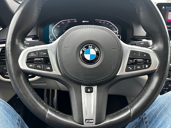 BMW 530e 10 of 30