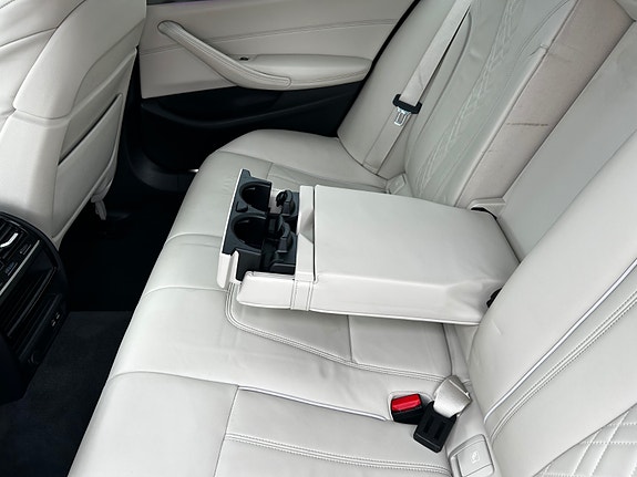 BMW 530e 26 of 30