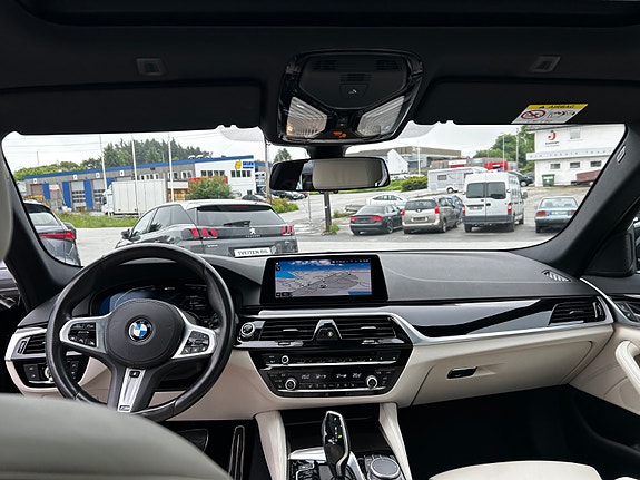 BMW 530e 30 of 30