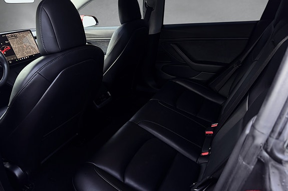 Tesla Model 3 13 of 24