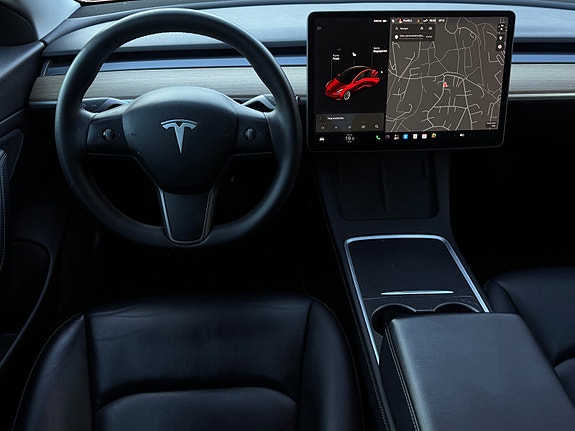 Tesla Model 3 17 of 24
