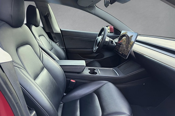 Tesla Model 3 15 of 24