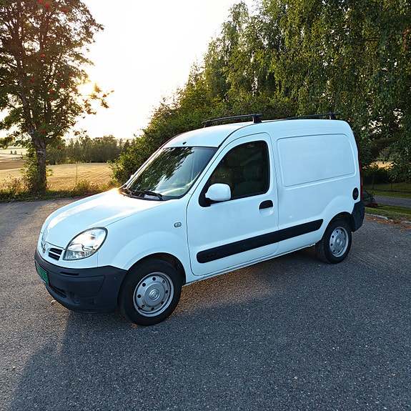 Nissan Kubistar 2 of 12