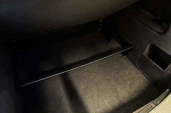 Maxus Euniq 6 8 of 23