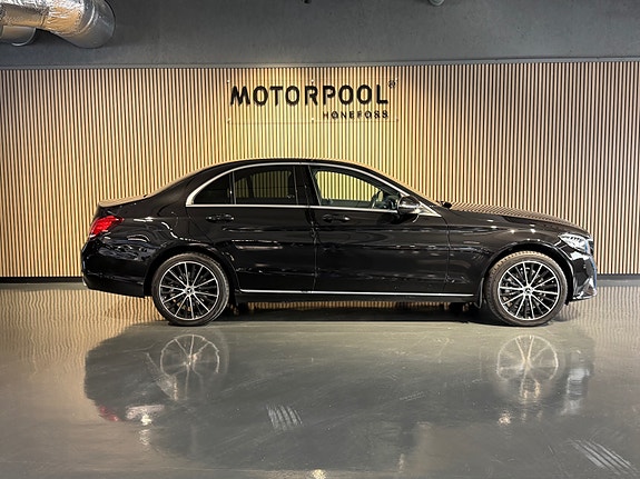 Mercedes-Benz C200 3 of 23