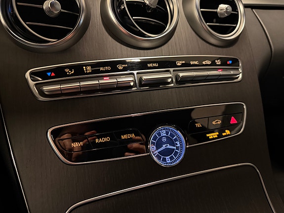Mercedes-Benz C200 16 of 23