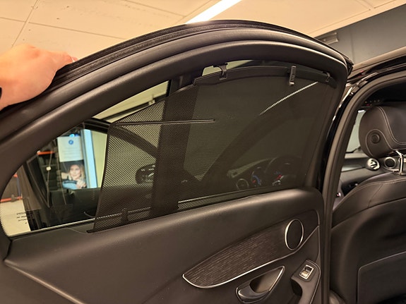 Mercedes-Benz C200 14 of 23
