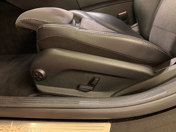 Mercedes-Benz C200 7 of 23