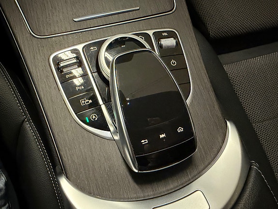 Mercedes-Benz C200 17 of 23