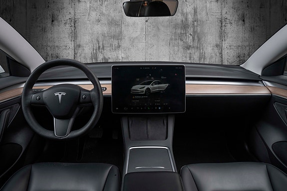 Tesla Model 3 12 of 25