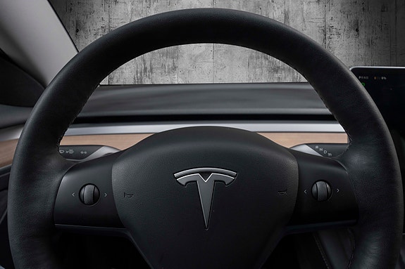 Tesla Model 3 20 of 25