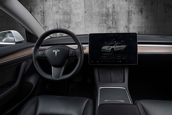 Tesla Model 3 14 of 25