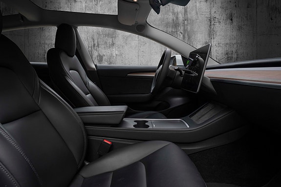 Tesla Model 3 15 of 25