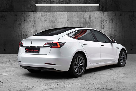 Tesla Model 3 5 of 25