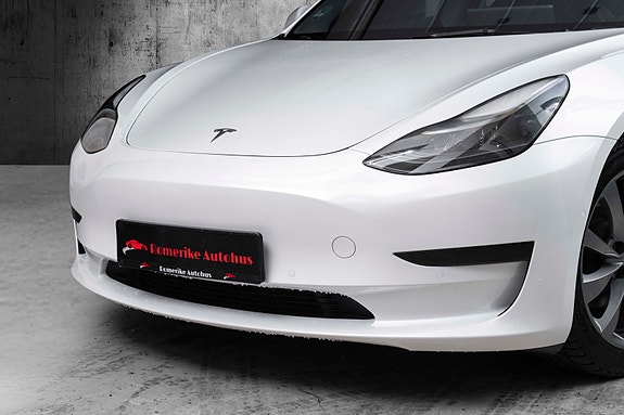 Tesla Model 3 2 of 25