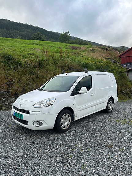 Peugeot Partner 2 of 17