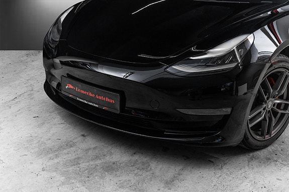 Tesla Model 3 2 of 30