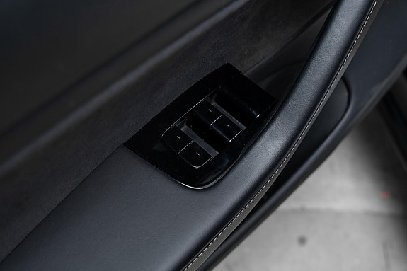 Tesla Model 3 11 of 30