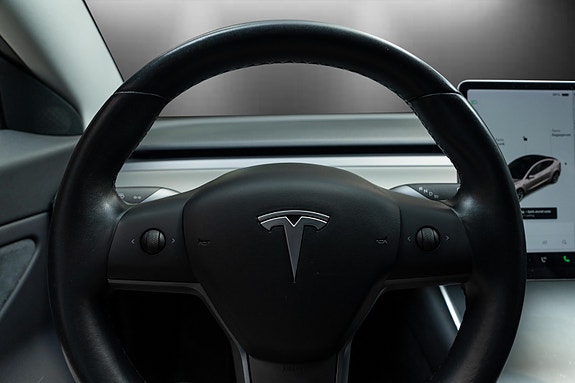 Tesla Model 3 22 of 30