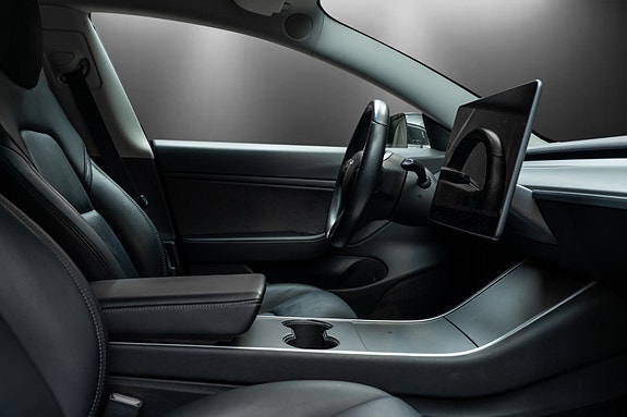 Tesla Model 3 20 of 30