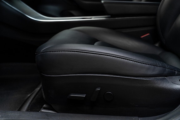 Tesla Model 3 13 of 30