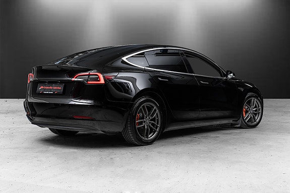 Tesla Model 3 6 of 30