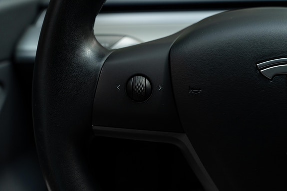 Tesla Model 3 23 of 30