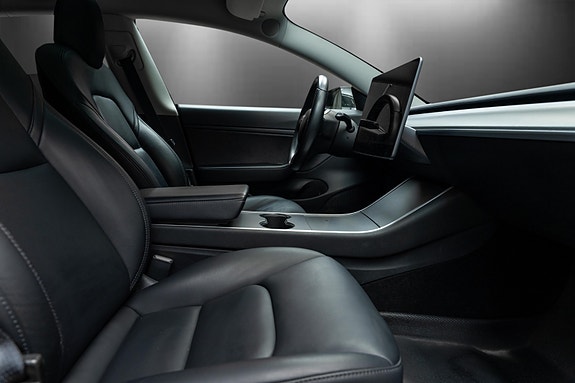 Tesla Model 3 19 of 30