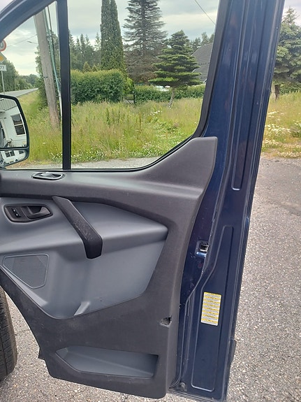 Ford Transit Custom 11 of 22
