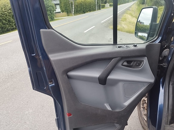 Ford Transit Custom 12 of 22