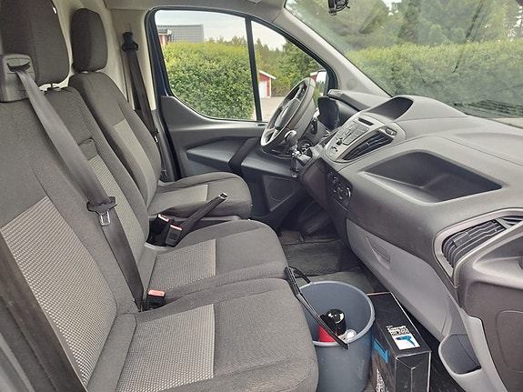 Ford Transit Custom 15 of 22