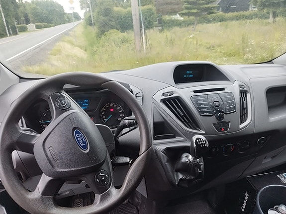 Ford Transit Custom 13 of 22