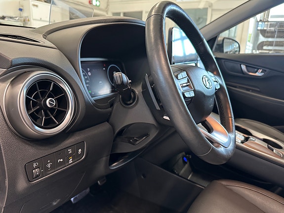 Hyundai Kona 24 of 30