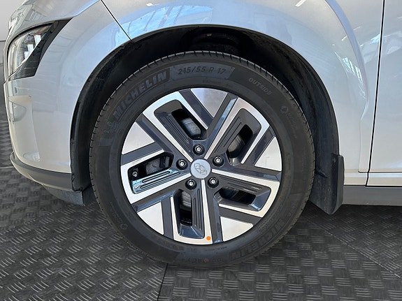 Hyundai Kona 14 of 30