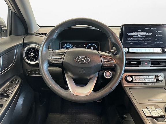 Hyundai Kona 12 of 30
