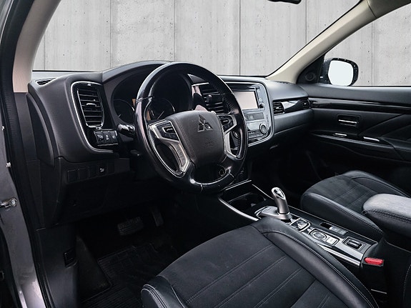 Mitsubishi Outlander 8 of 30