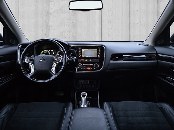 Mitsubishi Outlander 18 of 30
