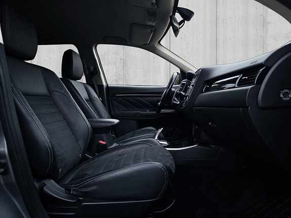 Mitsubishi Outlander 12 of 30