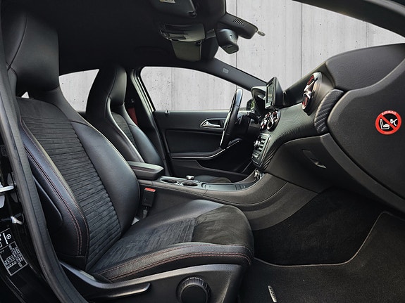 Mercedes-Benz A250 9 of 30