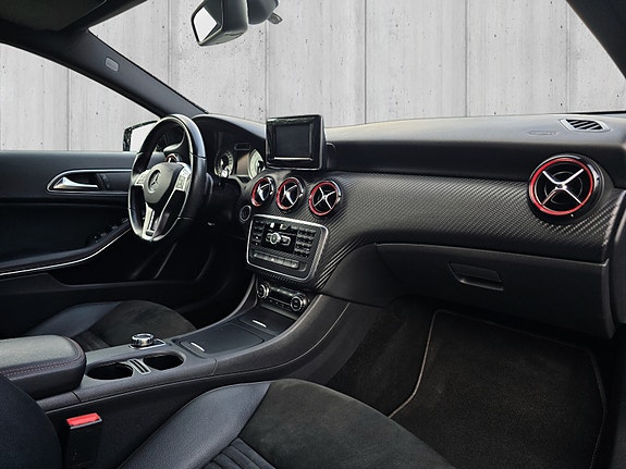 Mercedes-Benz A250 8 of 30