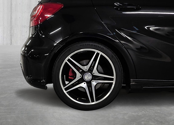Mercedes-Benz A250 26 of 30