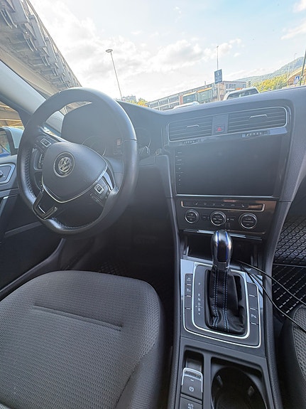 Volkswagen e-Golf VII 12 of 12