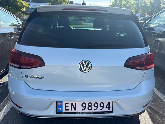 Volkswagen e-Golf VII 4 of 12