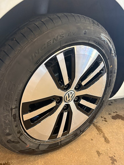 Volkswagen e-Golf VII 8 of 12