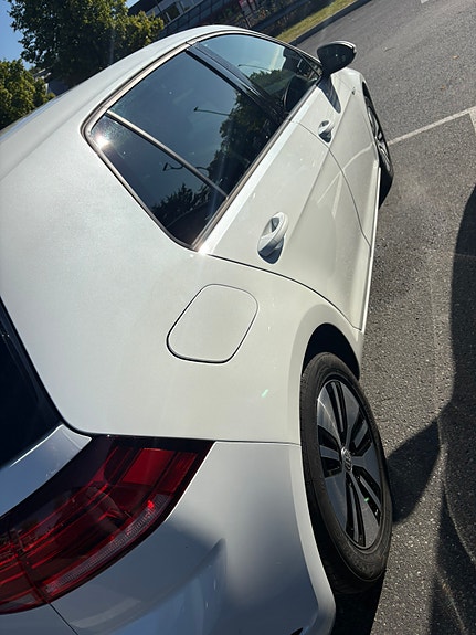 Volkswagen e-Golf VII 5 of 12
